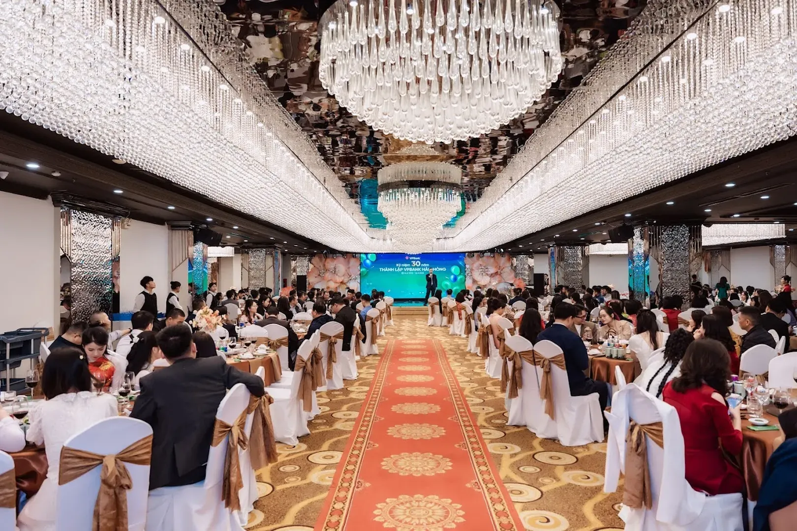 giới thiệu lạc hồng palace